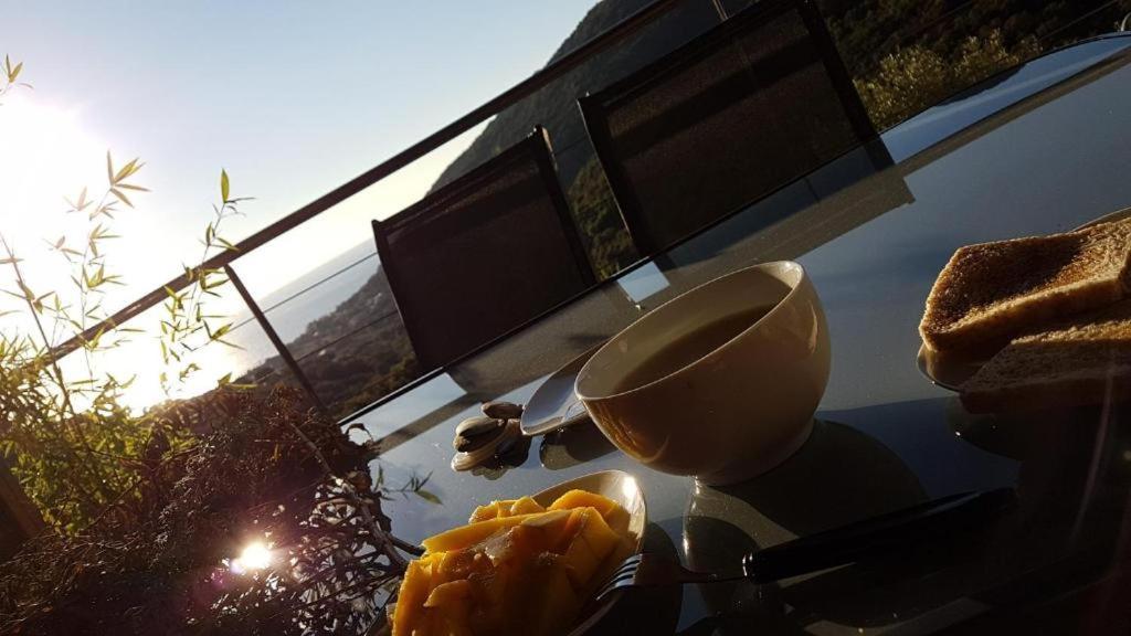 Cap Corse Uribellinu 1, Petit Dejeuner * Partine